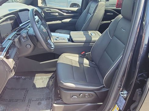 Certified 2024 Cadillac Escalade ESV Sport w/ Touring Package AWD/4WD image 19