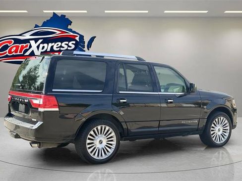 Used 2016 Lincoln Navigator Select AWD/4WD image 12