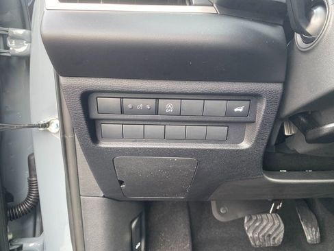 New 2026 Mitsubishi Outlander SE image 14