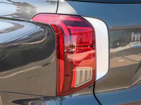 Certified 2022 Hyundai Palisade Calligraphy w/ Winter Package image 8