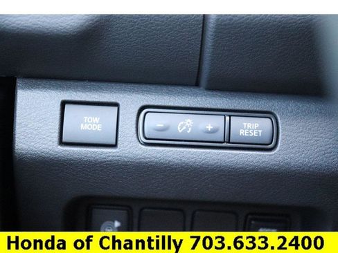 Used 2025 Nissan Frontier SV w/ SV Convenience Package image 22