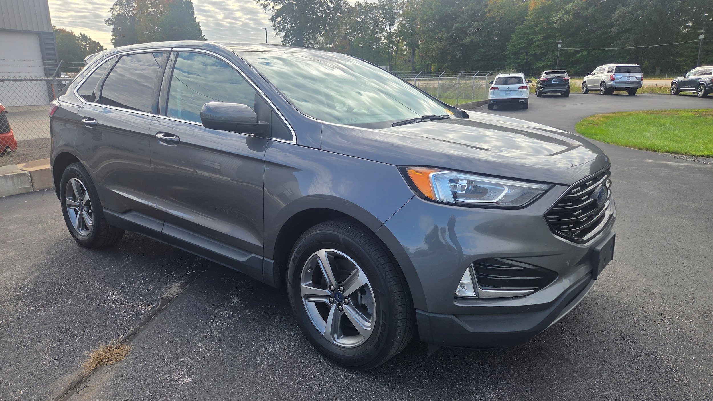Used 2021 Ford Edge SEL w/ Convenience Package AWD/4WD image 3