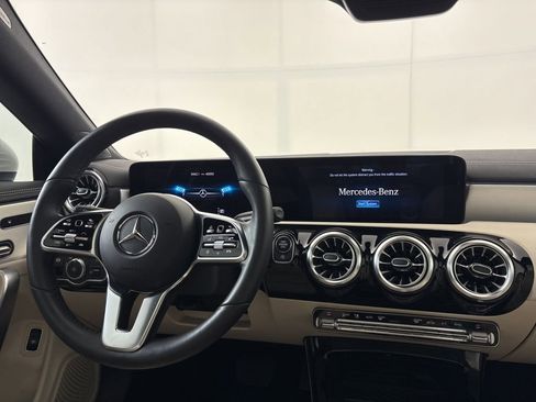 Used 2023 Mercedes-Benz CLA 250 image 22