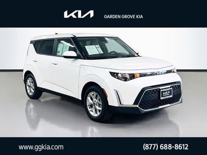 Certified 2025 Kia Soul LX