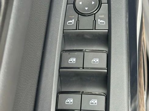 New 2025 Nissan Pathfinder SV w/ Black Appearance Package image 14