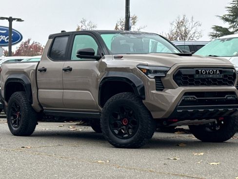 Used 2025 Toyota Tacoma TRD Pro image 2