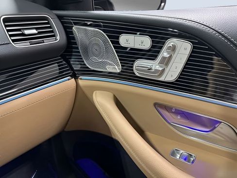 Certified 2024 Mercedes-Benz GLS 580 4MATIC image 35