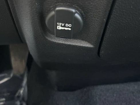 Used 2020 RAM 1500 Classic SLT AWD/4WD image 34
