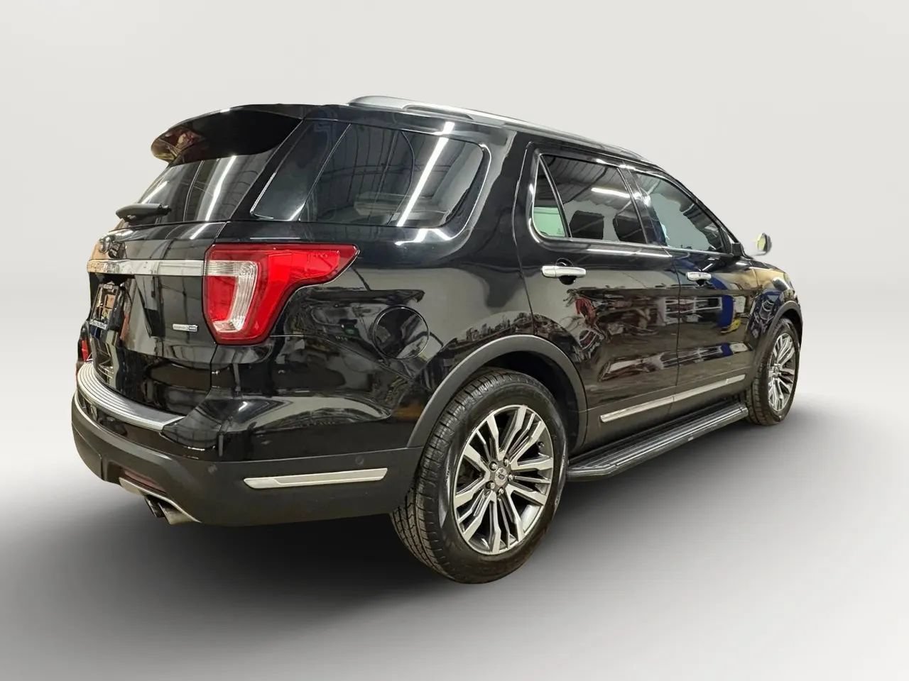 Used 2018 Ford Explorer Platinum AWD/4WD image 8
