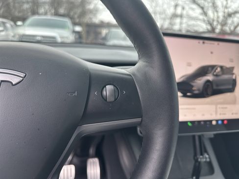 Used 2023 Tesla Model Y Performance image 27