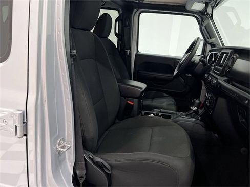 Used 2023 Jeep Wrangler Unlimited image 24