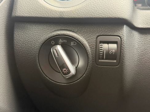 Used 2016 Volkswagen Tiguan S FWD image 22