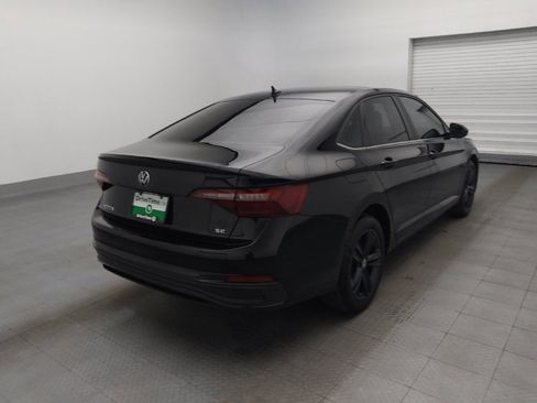 Used 2024 Volkswagen Jetta SE w/ Panoramic Sunroof Package FWD image 9