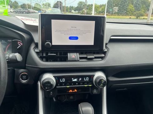 Used 2025 Toyota RAV4 XLE AWD/4WD image 16