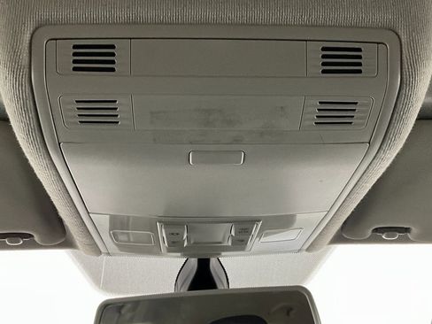 Used 2019 Volkswagen Tiguan SE image 13