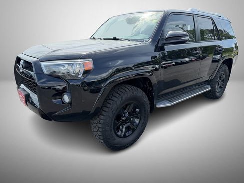 Used 2018 Toyota 4Runner SR5 Premium RWD image 2