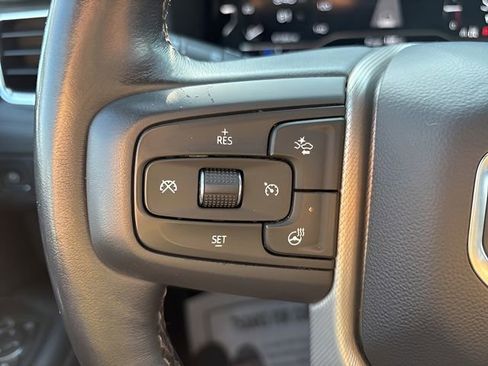 Used 2022 GMC Yukon XL Denali AWD/4WD image 10