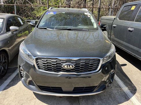 Used 2020 Kia Sorento EX image 2