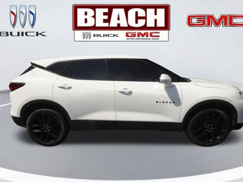 Used 2021 Chevrolet Blazer LT w/ LPO, Black Accent Package FWD image 2