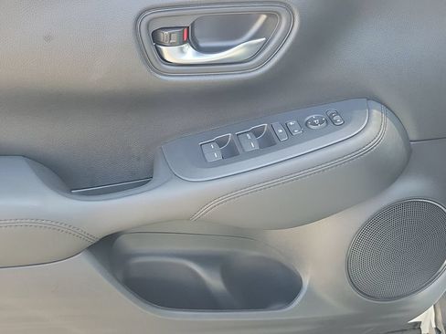 Certified 2027 Honda HR-V LX image 20
