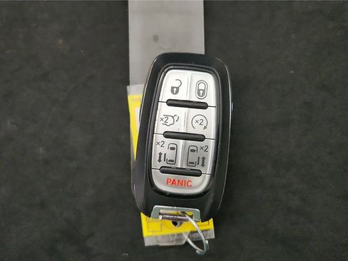 Used 2023 Chrysler Pacifica Touring-L FWD image 21