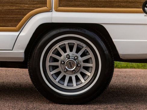 Used 1989 Jeep Grand Wagoneer image 56