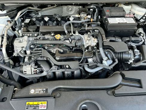 Used 2025 Toyota Corolla LE FWD image 12