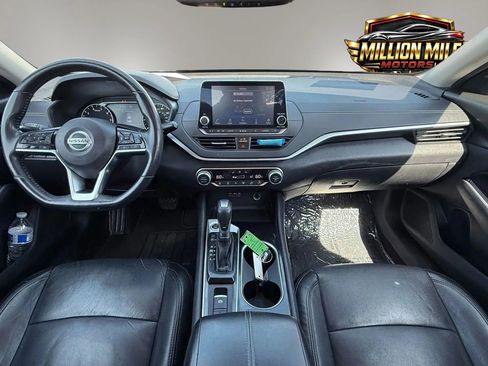 Used 2020 Nissan Altima 2.5 SV AWD/4WD image 3
