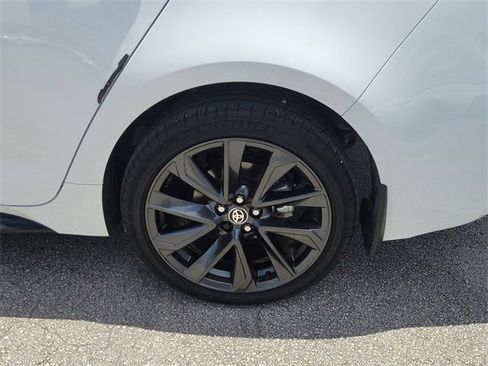 Used 2025 Toyota Corolla SE image 6