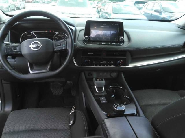 Used 2025 Nissan Rogue SV AWD/4WD image 4