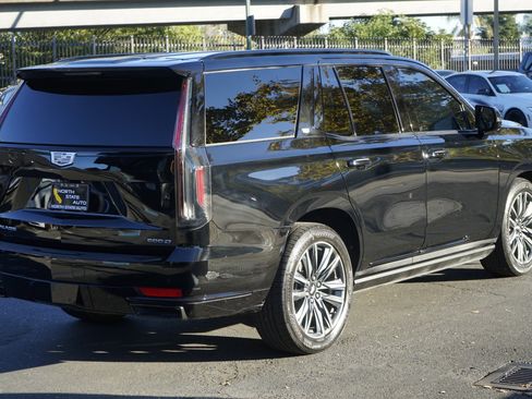 Used 2021 Cadillac Escalade Sport w/ Driver Assist Tech Package image 7