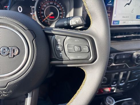 Used 2024 Jeep Wrangler Willys image 20