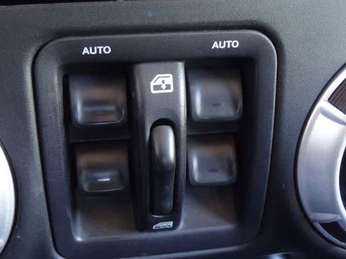 Used 2016 Jeep Wrangler Unlimited Rubicon AWD/4WD image 27