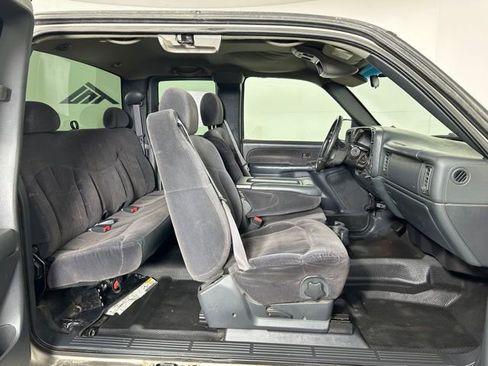 Used 2002 Chevrolet Silverado 2500 LS w/ Snow Plow Prep Pkg image 24