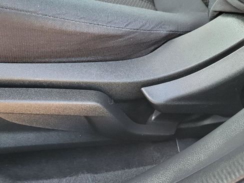 Used 2022 Subaru Crosstrek 2.0i image 8