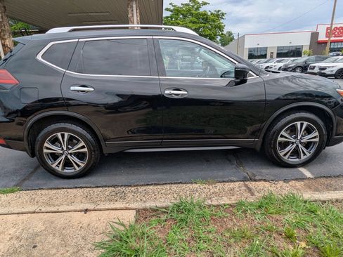 Used 2019 Nissan Rogue SV w/ Premium Package AWD/4WD image 8