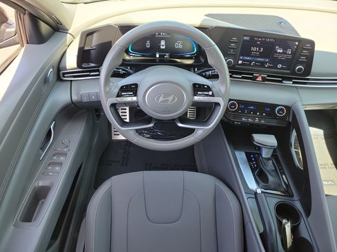 Certified 2025 Hyundai Elantra Sport FWD image 7