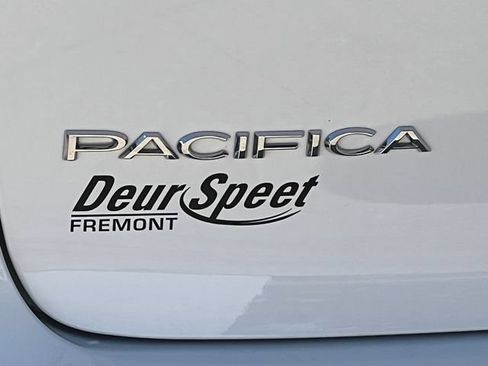 Used 2024 Chrysler Pacifica Limited w/ Uconnect Theater Family Group AWD/4WD image 55