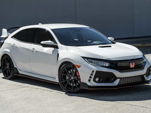 Used 2017 Honda Civic Type R image 6