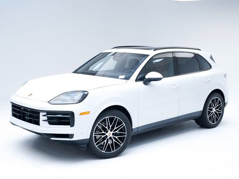 New 2026 Porsche Cayenne image 1