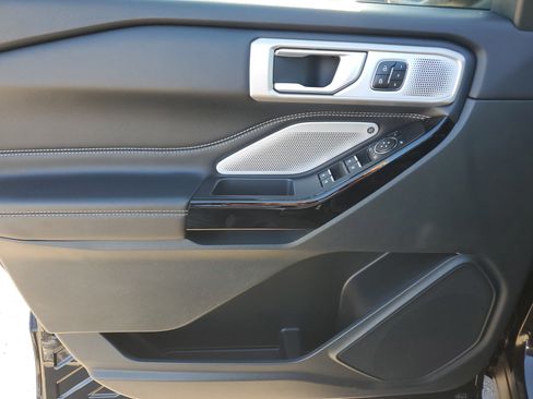 Used 2023 Ford Explorer ST w/ Equipment Group 401A image 19