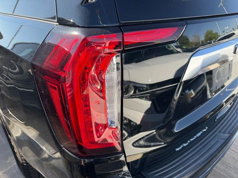 Used 2021 GMC Yukon XL Denali AWD/4WD image 7