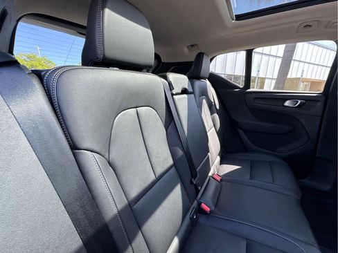 Used 2024 Volvo XC40 B5 Core w/ Climate Package image 30