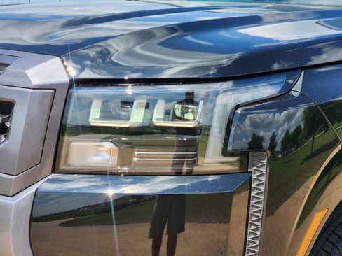 New 2026 Nissan Frontier SV RWD image 9