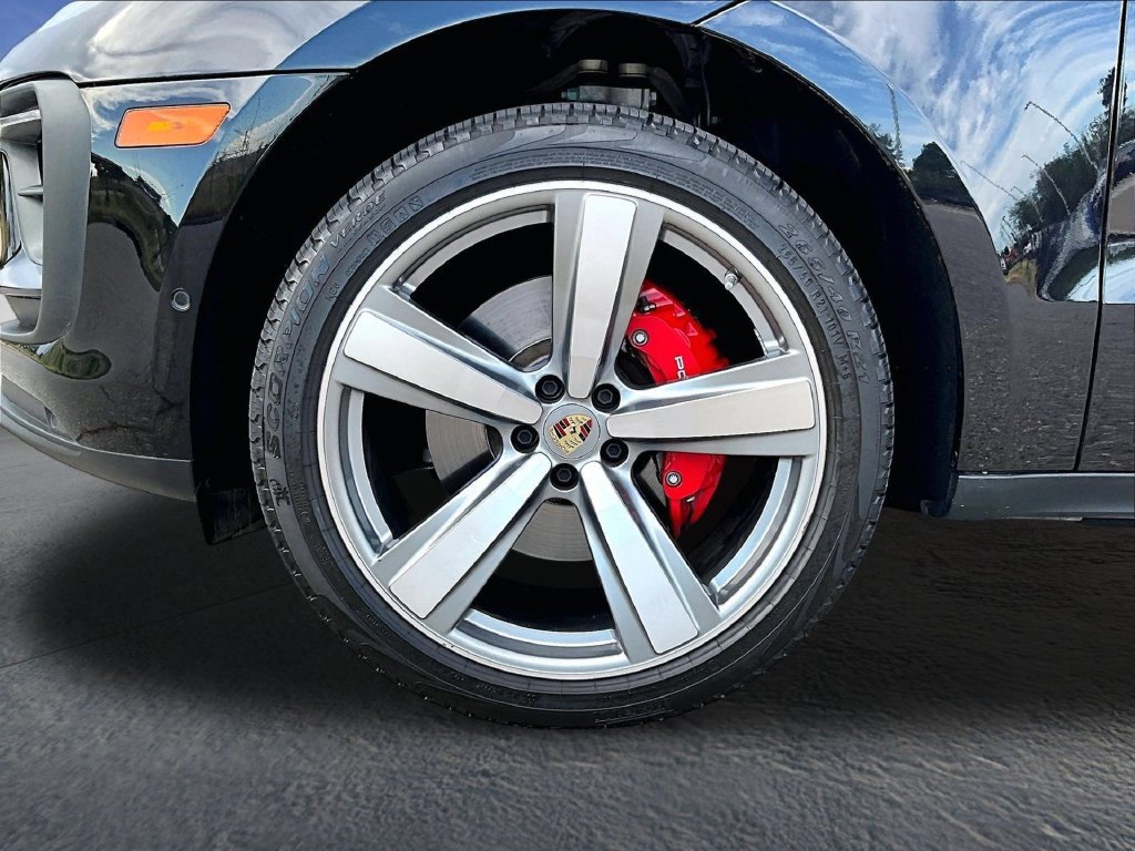 Certified 2026 Porsche Macan S AWD/4WD image 11
