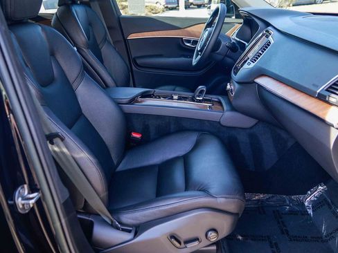 Used 2023 Volvo XC90 B6 Core w/ Climate Package image 19