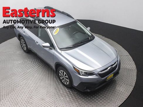Used 2022 Subaru Outback Premium AWD/4WD image 3