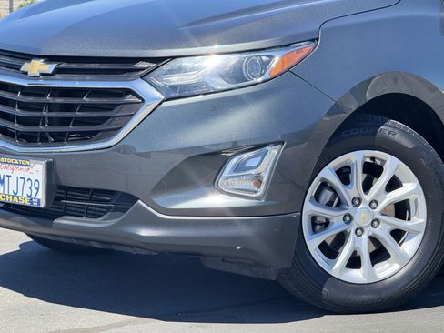 Certified 2018 Chevrolet Equinox LT FWD image 3