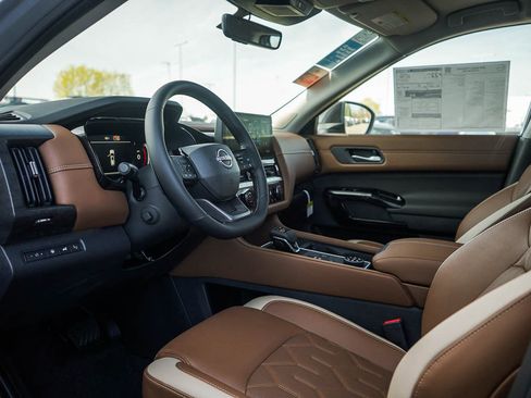 New 2026 Nissan Pathfinder Platinum AWD/4WD image 19