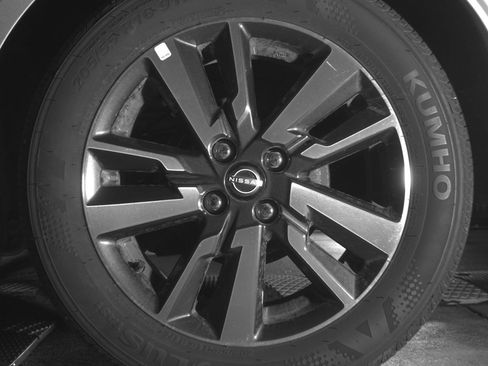 Used 2025 Nissan Versa SV FWD image 14